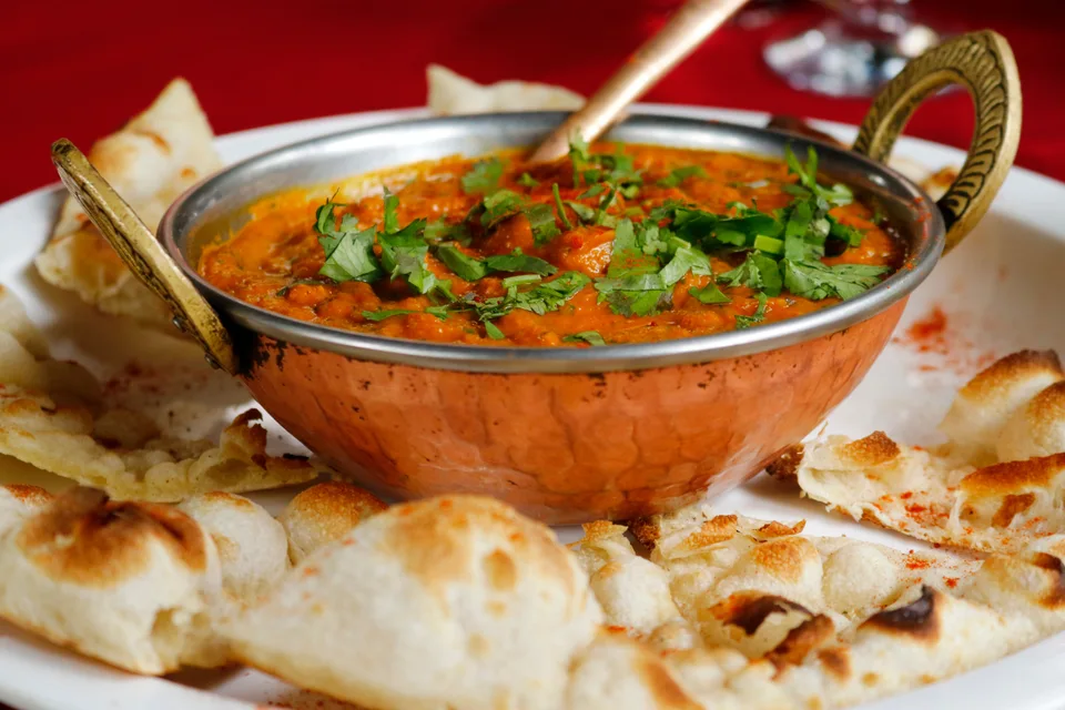BookNoFees: Przykładowe zdjęcie: Indyjskie curry z chlebkiem naan