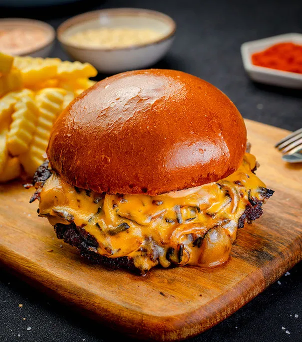 BookNoFees: Bar z przekąskami – Boom Burger – Bucharest – Boom Burger, zdjęcie 1
