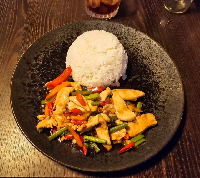BookNoFees: Kawiarnia – Thai Mai - Bangkok Street Food – Bratislava – Thai Mai – uliczne jedzenie w Bangkoku, zdjęcie 2