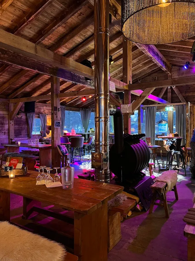 BookNoFees: Restauracja – Nordhang Jause – Winterberg – Przekąska na północnym zboczu, zdjęcie 1