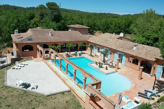 BookNoFees: Les Palmiers – 6 osób, z basenem i klimatyzacją – TRANS-EN-PROVENCE