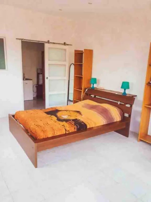 BookNoFees: Spokojny bungalow z ukwieconym patio i letnią kuchnią – Agde