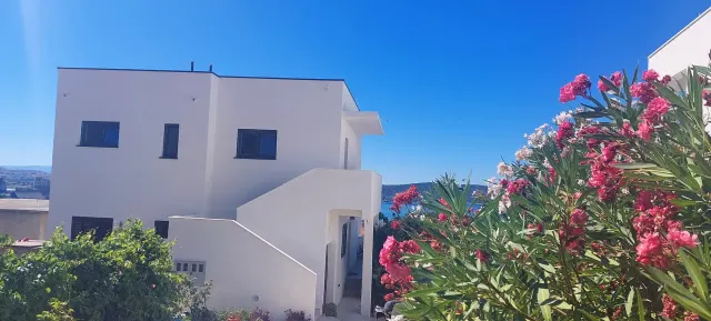 BookNoFees: Spokojne zakwaterowanie rodzinne z widokiem na morze – Kaštel Sućurac, Split
