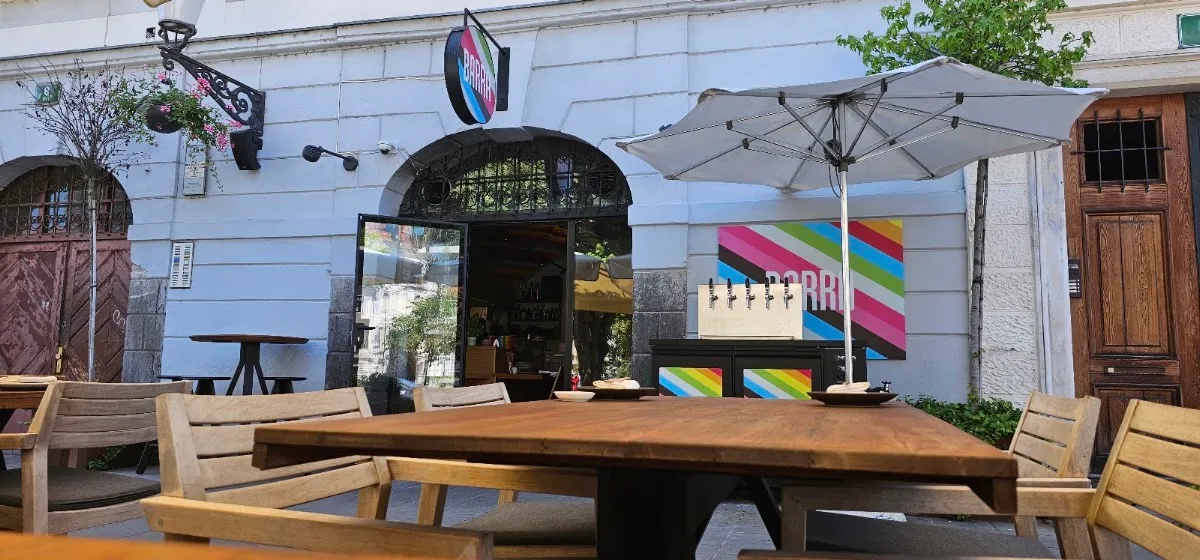 BookNoFees: Restauracja – Barra – Ljubljana – Na zewnątrz, zdjęcie 1