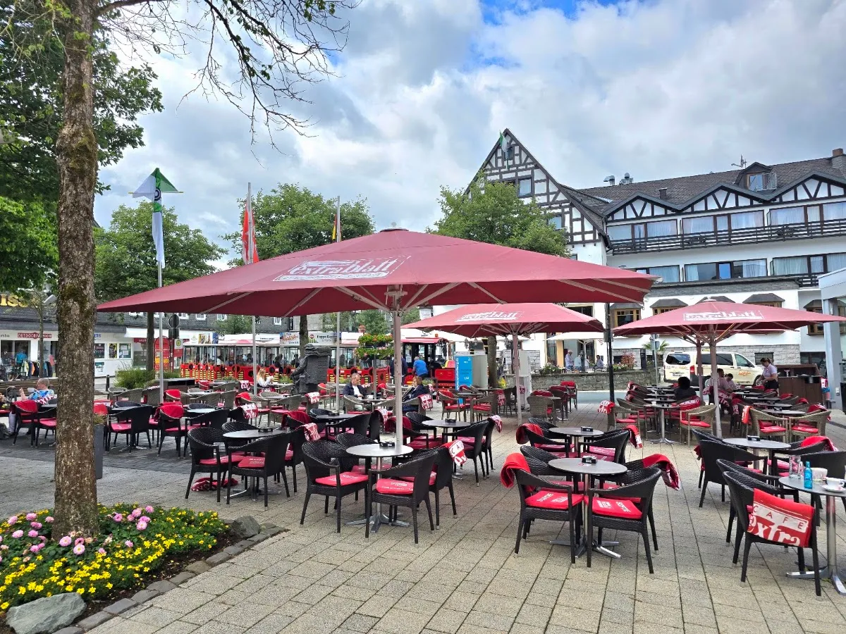BookNoFees: Restauracja – Cafe Extrablatt Winterberg – Winterberg – Kawiarnia Extrablatt w Winterbergu, zdjęcie 1