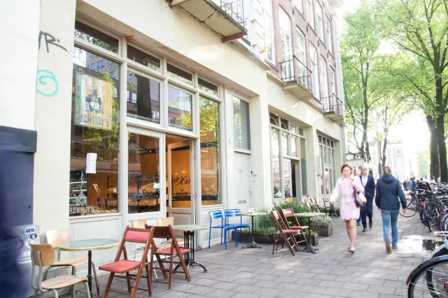 BookNoFees: Kawiarnia – Bakhuys – Amsterdam – Są to, zdjęcie 2