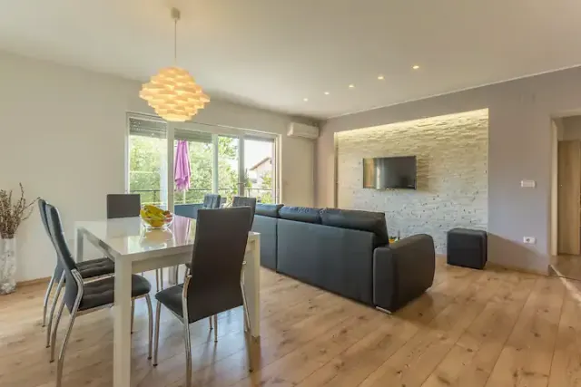 BookNoFees: Apartament wakacyjny „Nives” w Puli, dla maksymalnie 6 osób – Pula