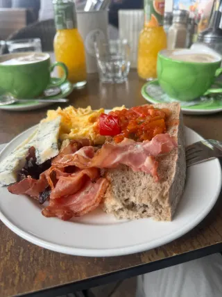 Restauracja – BookNoFees: zdjęcie z recenzji dodanej przez Jens Scafarti o R-Café Möhnesee