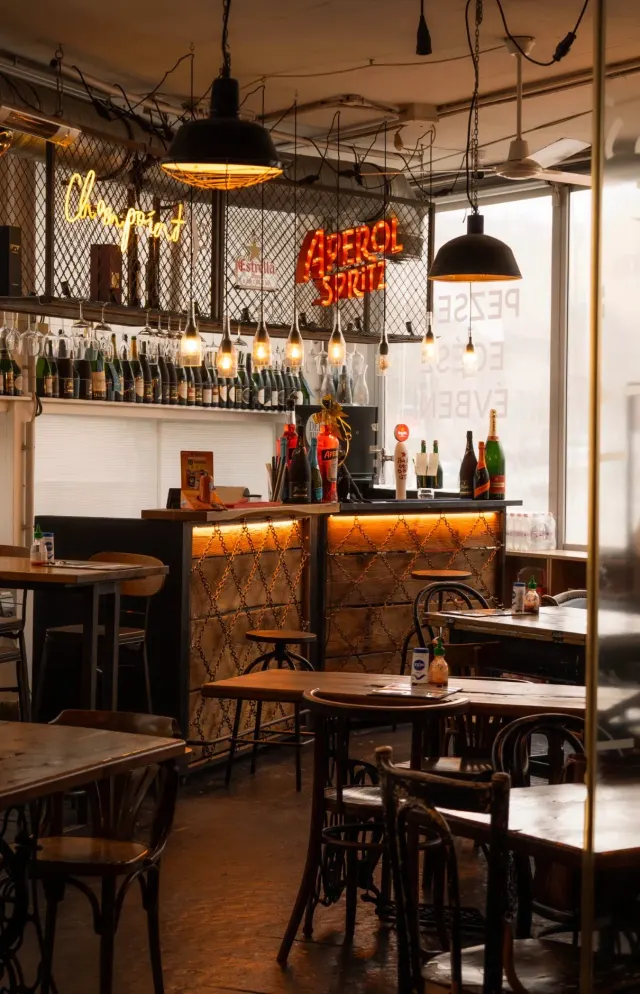 BookNoFees: Restauracja – Buja Disznó – Budapest – Rozpustna Świnia, zdjęcie 2