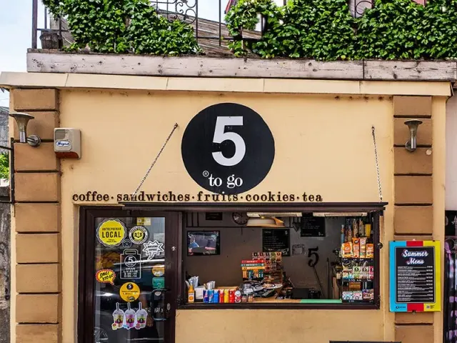 BookNoFees: Kawiarnia – 5 to go – Bucharest – Zostało jeszcze 5, zdjęcie 2