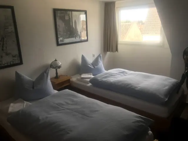 BookNoFees: Restauracja – Hotel-Restaurant Lohenstein – Holzwickede – Hotel i restauracja Lohenstein, zdjęcie 2