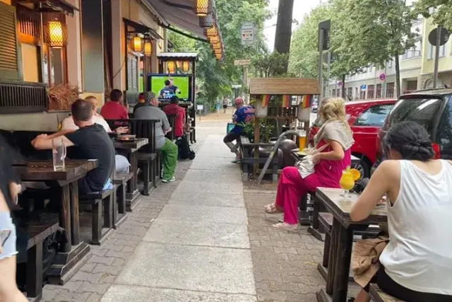 BookNoFees: Restauracja – 90’s – Berlin – Lata 90., zdjęcie 3