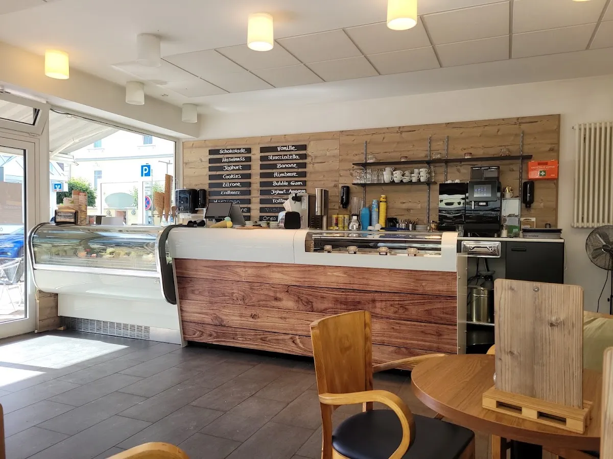 BookNoFees: Restauracja – Genuss-Diele Tillmann – Balve – Przedpokój „Genuss” firmy Tillmann, zdjęcie 1