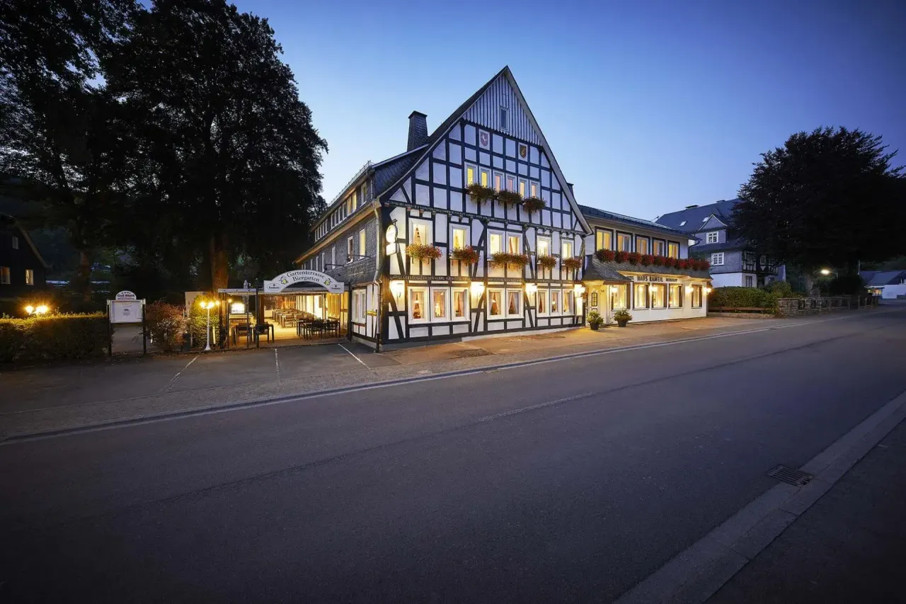 BookNoFees: Restauracja – Hotel Haus Rameil – Lennestadt – Hotel Haus Rameil, zdjęcie 1
