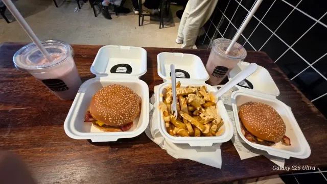 BookNoFees: Bar z przekąskami – Bleecker – London – Bleecker, zdjęcie 2