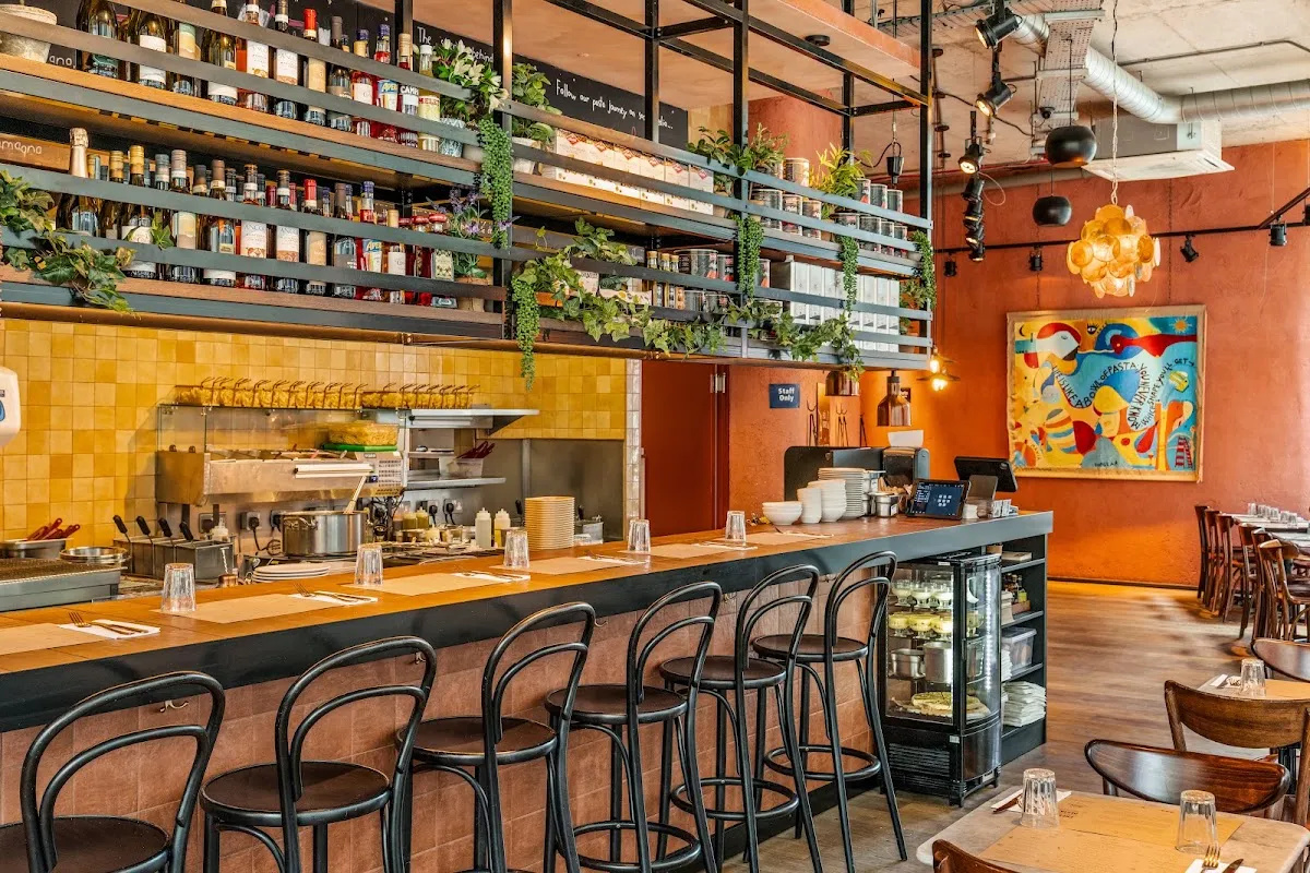 BookNoFees: Restauracja – Emilia's – London – Emilii, zdjęcie 1