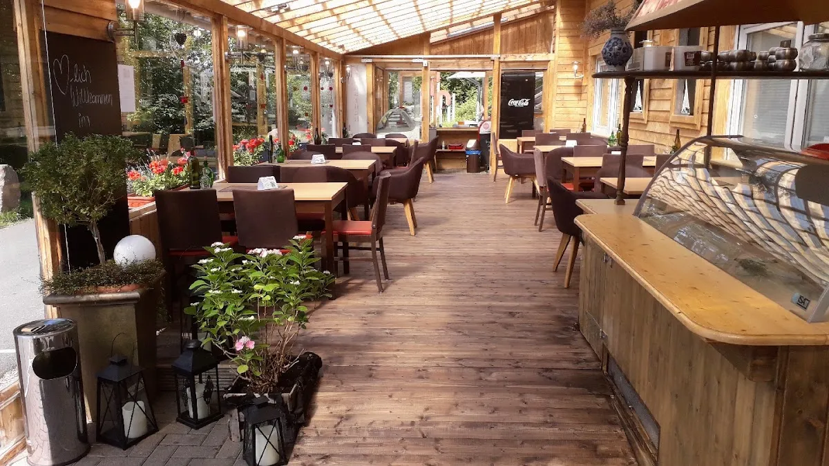 BookNoFees: Restauracja – Fährhaus und Bikercafé am Diemelsee – Marsberg – Gospoda „Fährhaus” i kawiarnia dla motocyklistów nad jeziorem Diemelsee, zdjęcie 1