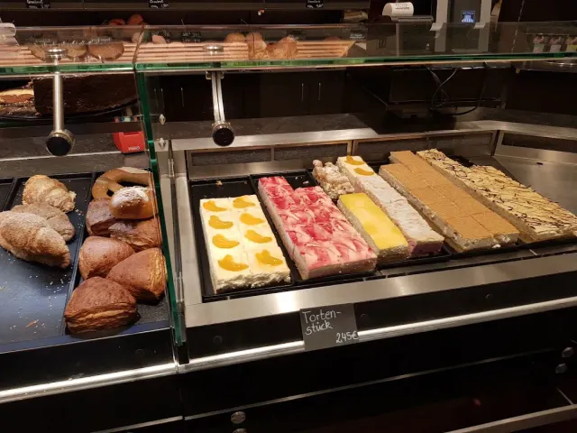 BookNoFees: Piekarnia – Bäckerei und Café Schulte – Warstein – Piekarnia i kawiarnia Schulte, zdjęcie 3