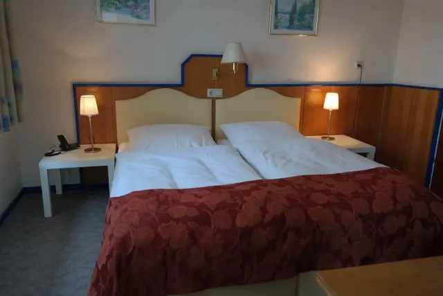 BookNoFees: Restauracja – Kautz Hotel Gasthaus – Kamen – Hotel i gospoda Kautz, zdjęcie 3