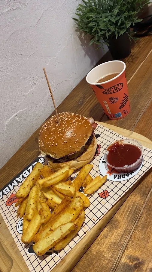 BookNoFees: Restauracja – Bamba Marha – Budapest – Trzymaj się, Marha, zdjęcie 2
