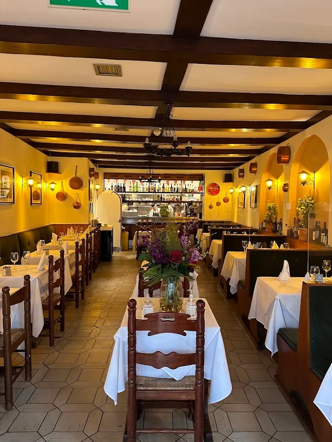 BookNoFees: Restauracja – De Amicis – London – O przyjaciołach, zdjęcie 1
