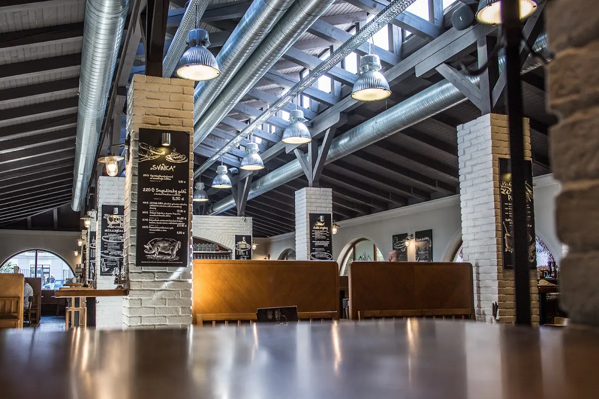 BookNoFees: Restauracja – Meštiansky pivovar - Pivovarská reštaurácia – Bratislava – Browar Miejski – Restauracja browarowa, zdjęcie 1