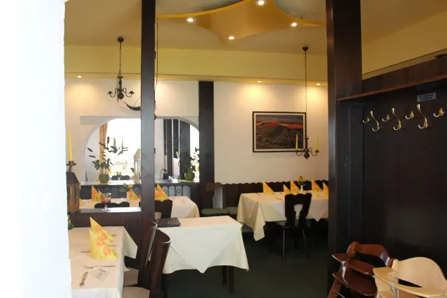 BookNoFees: Restauracja – Restaurant-Steakhaus Zum Bismarckturm – Fröndenberg – Restauracja i steakhouse „Zum Bismarckturm”, zdjęcie 3