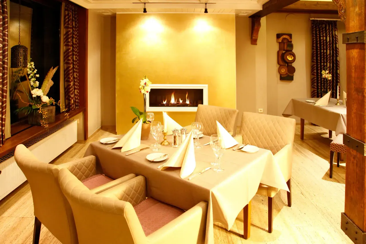 BookNoFees: Restauracja – Restaurant im Flair Hotel Nieder – Bestwig – Restauracja w hotelu Flair w Nieder, zdjęcie 1