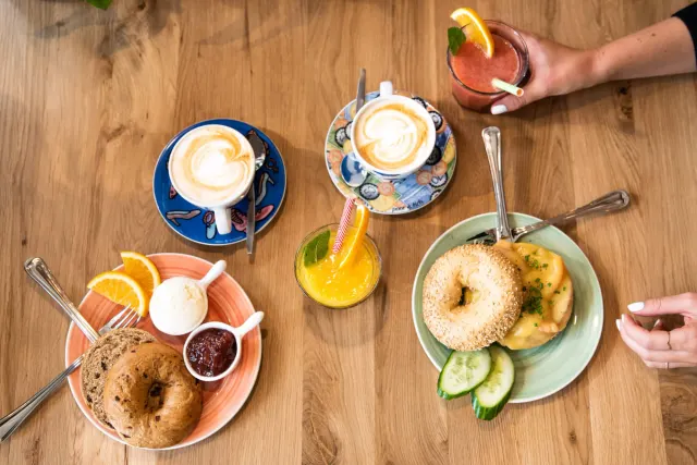 BookNoFees: Bagels & Beans, Amsterdam