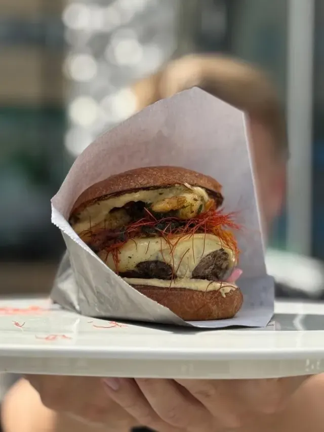 BookNoFees: Restauracja – Burgers & Wine – Helsinki – Burgers & Wine, zdjęcie 3