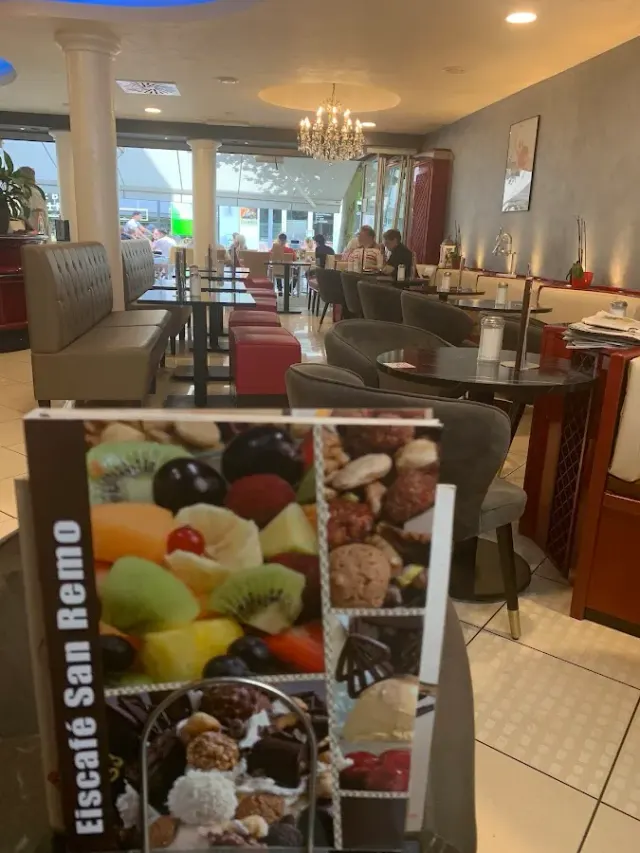 BookNoFees: Lody – Eiscafé Dolomiti – Menden – Kawiarnia Eiscafé Dolomiti, zdjęcie 3