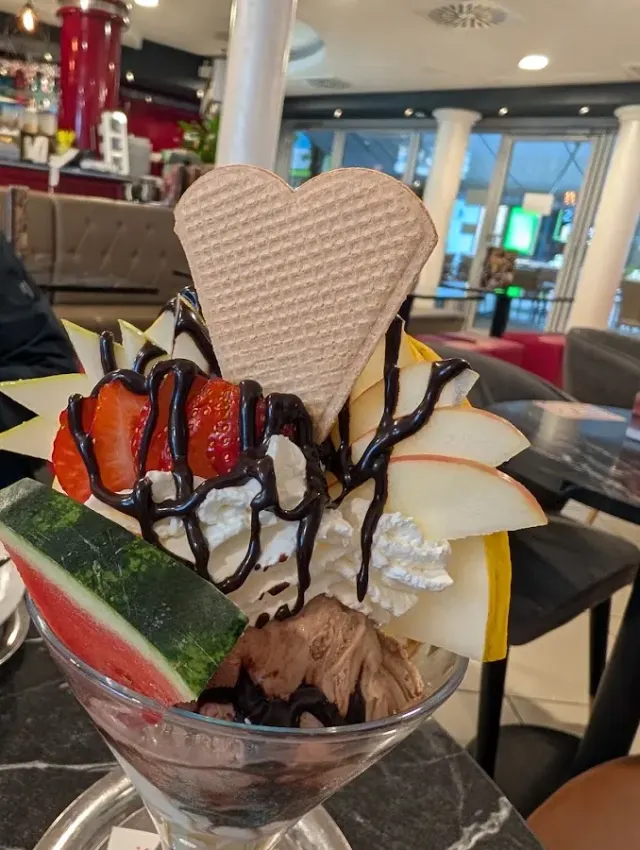 BookNoFees: Lody – Eiscafé Dolomiti – Menden – Kawiarnia Eiscafé Dolomiti, zdjęcie 2
