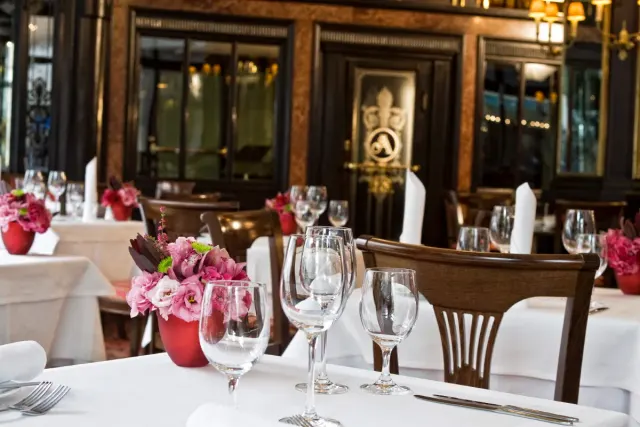 BookNoFees: Restauracja – Café Astoria – Budapest – Kawiarnia Astoria, zdjęcie 2