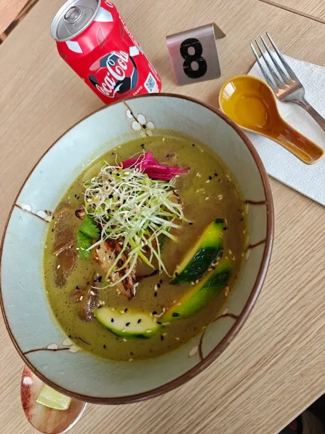 BookNoFees: Restauracja – Bui Ramen – Helsinki – Okna Bui, zdjęcie 2