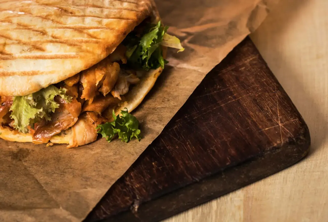BookNoFees: Bar z przekąskami – Kahil Döner Haus – Warstein – Kahil Döner Haus, zdjęcie 1