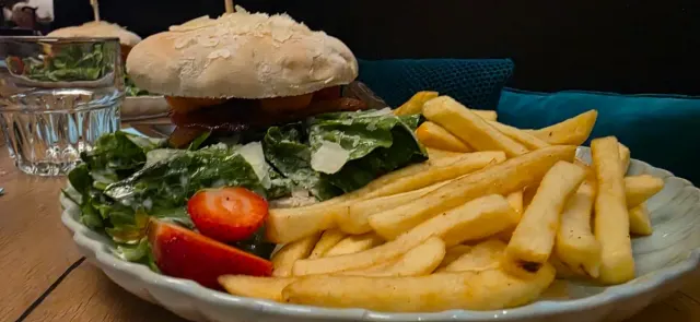 BookNoFees: Restauracja – Karl Café & Restaurant – Neuenrade – Karl Café & Restauracja, zdjęcie 2