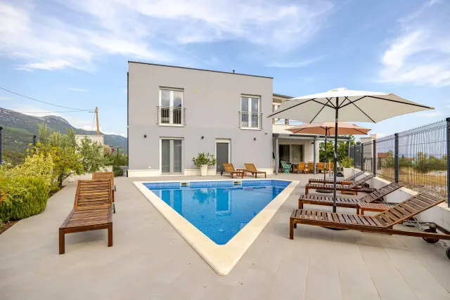 BookNoFees: Villa Mila Kastela – Apartament – Kaštel Novi
