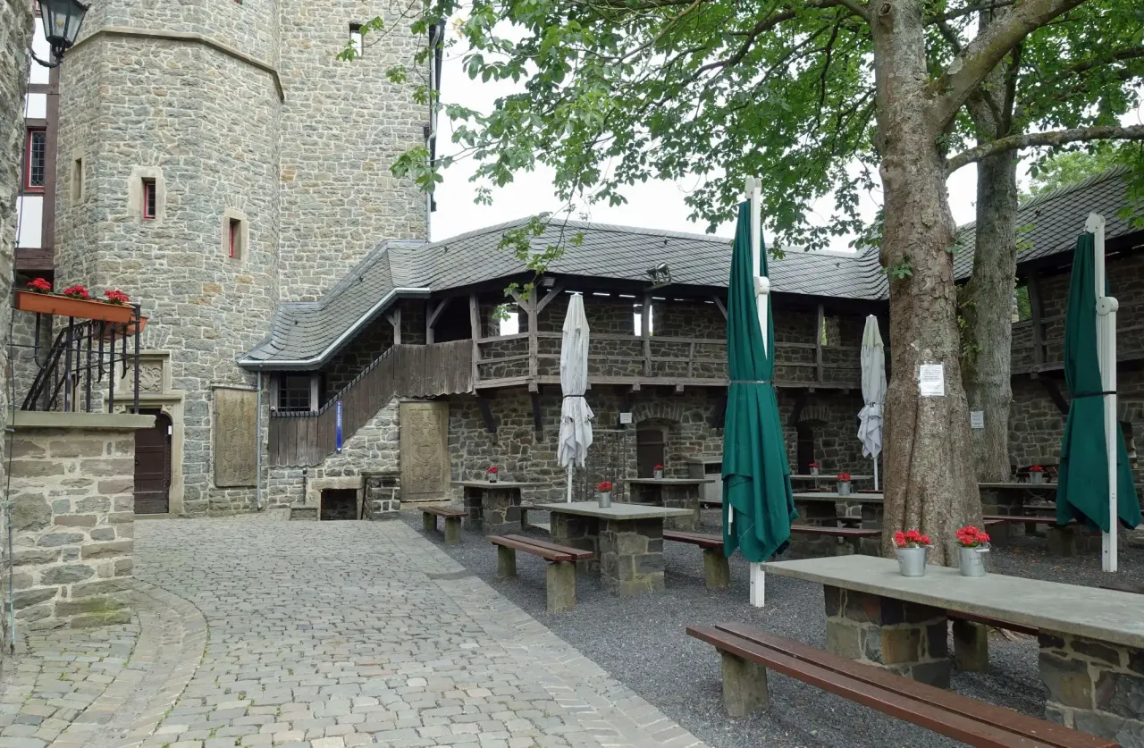 BookNoFees: Restauracja – Burgrestaurant Altena – Altena – Restauracja Burgrestaurant Altena, zdjęcie 1