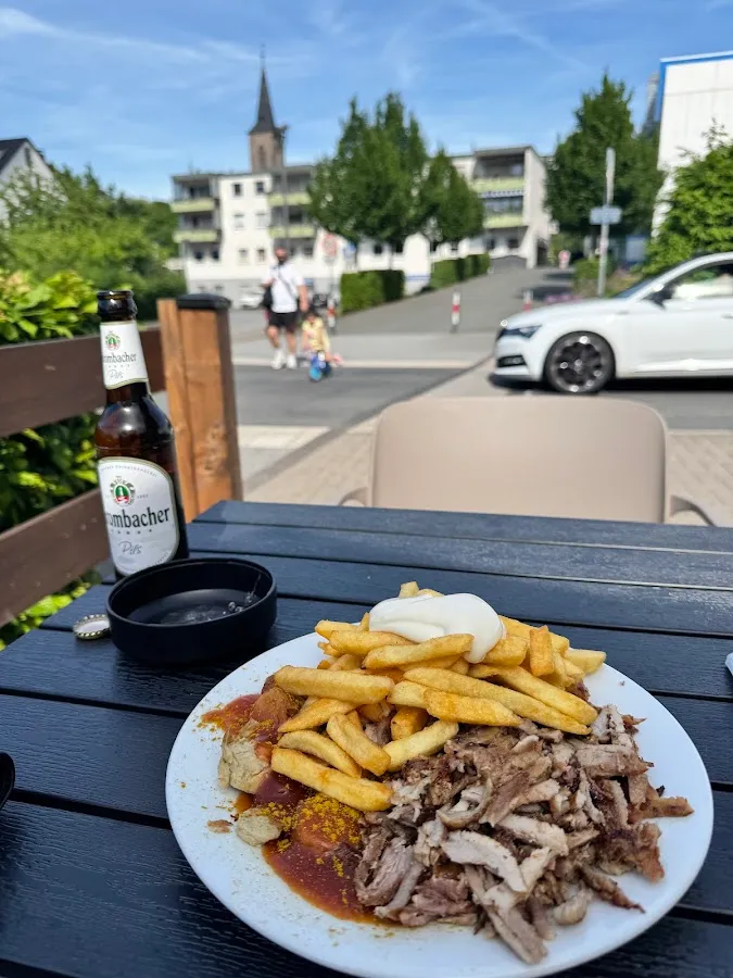 BookNoFees: Restauracja – Imbiss-Paradies – Werdohl – Raj dla miłośników przekąsek, zdjęcie 1