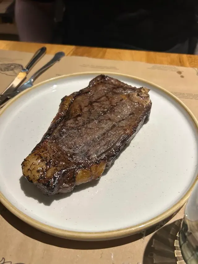 BookNoFees: Restauracja – Gastrogrill Muré – Helsinki – Gastrogrill naścienny, zdjęcie 3