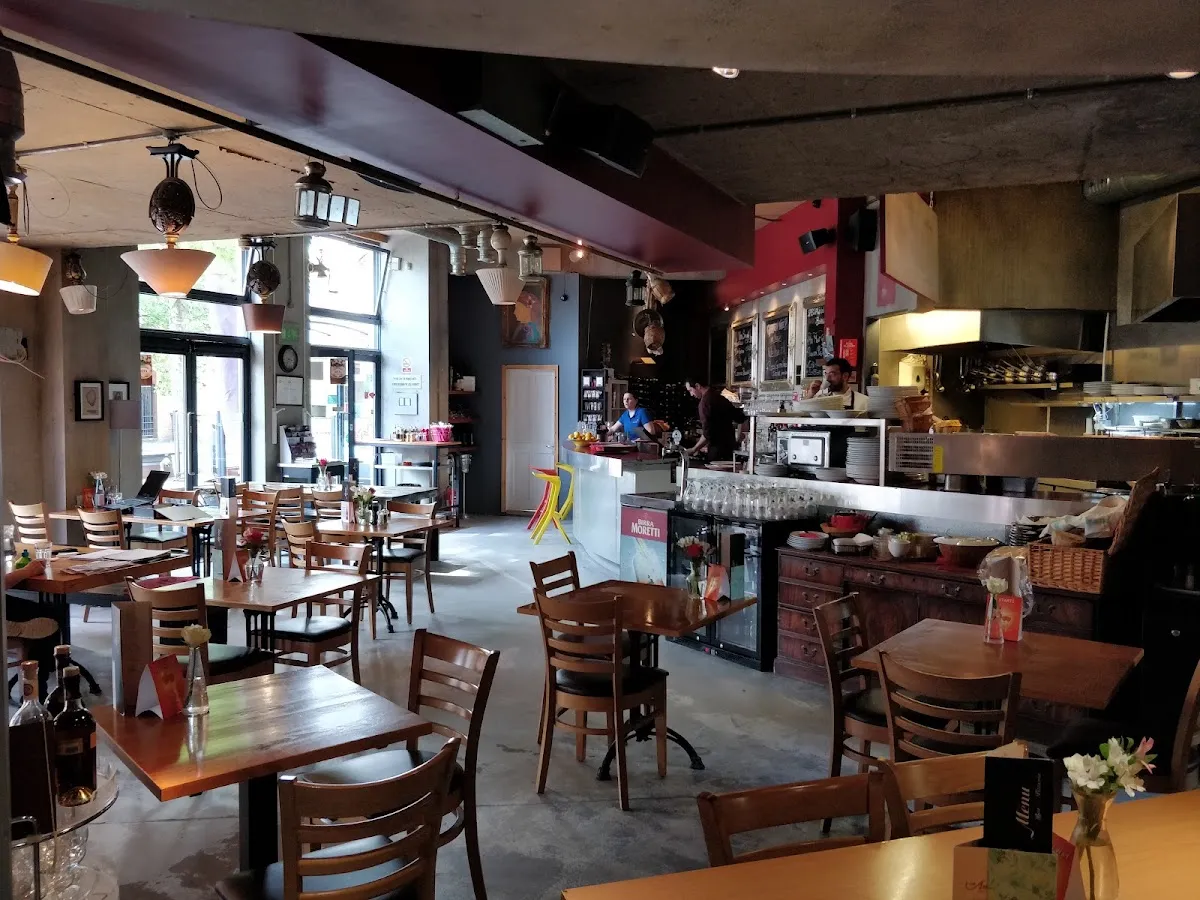 BookNoFees: Restauracja – Cafe Amisha – London – Kawiarnia Amisha, zdjęcie 1