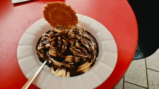 BookNoFees: Restauracja – Eiscafe La Venezia – Unna – Kawiarnia La Venezia, zdjęcie 2