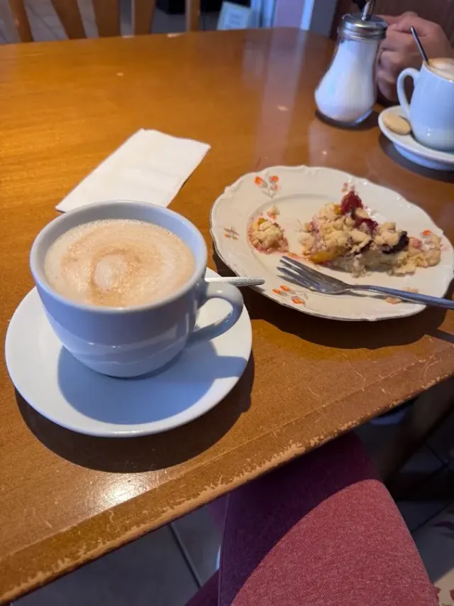 BookNoFees: Restauracja – Oma's Cafe – Werne – Kawiarnia Babci, zdjęcie 2