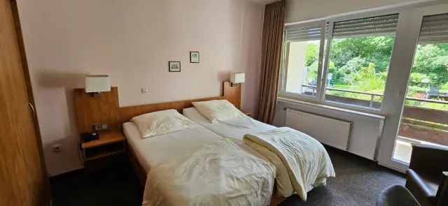 BookNoFees: Restauracja – Kurhotel Wall-Café Brüggemeier – Erwitte – Hotel uzdrowiskowy Wall-Café Brüggemeier, zdjęcie 2