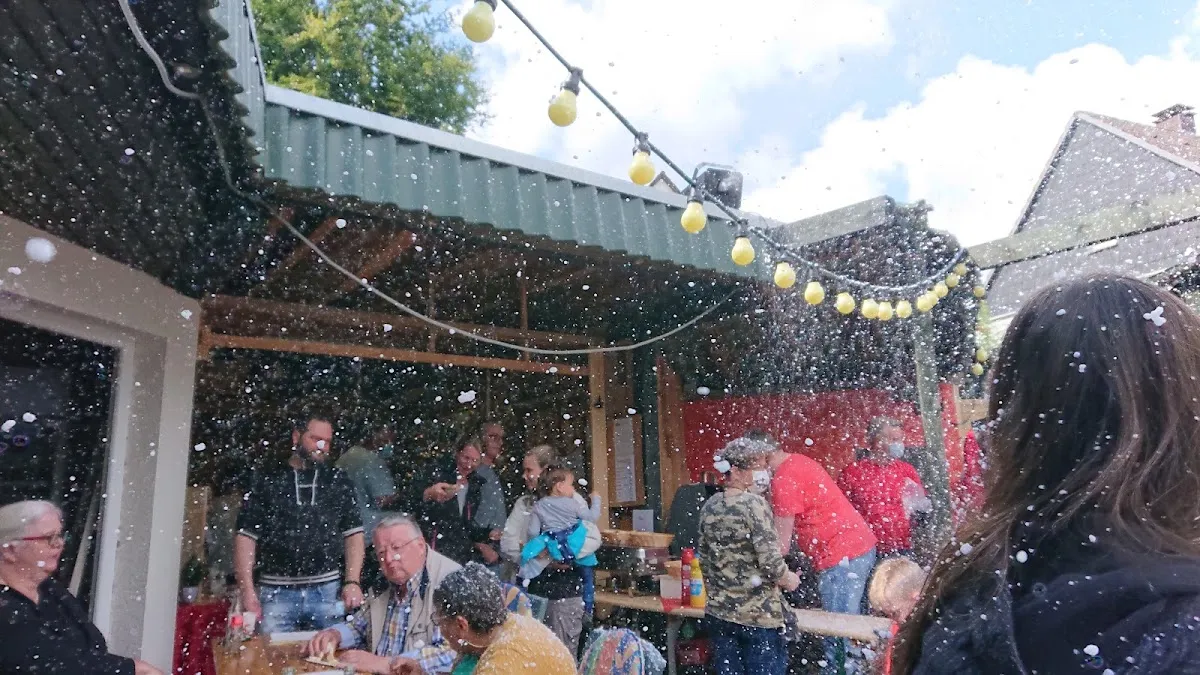 BookNoFees: Kawiarnia – Cafe "Klunterbunt" – Nachrodt-Wiblingwerde – Kawiarnia „Klunterbunt”, zdjęcie 1