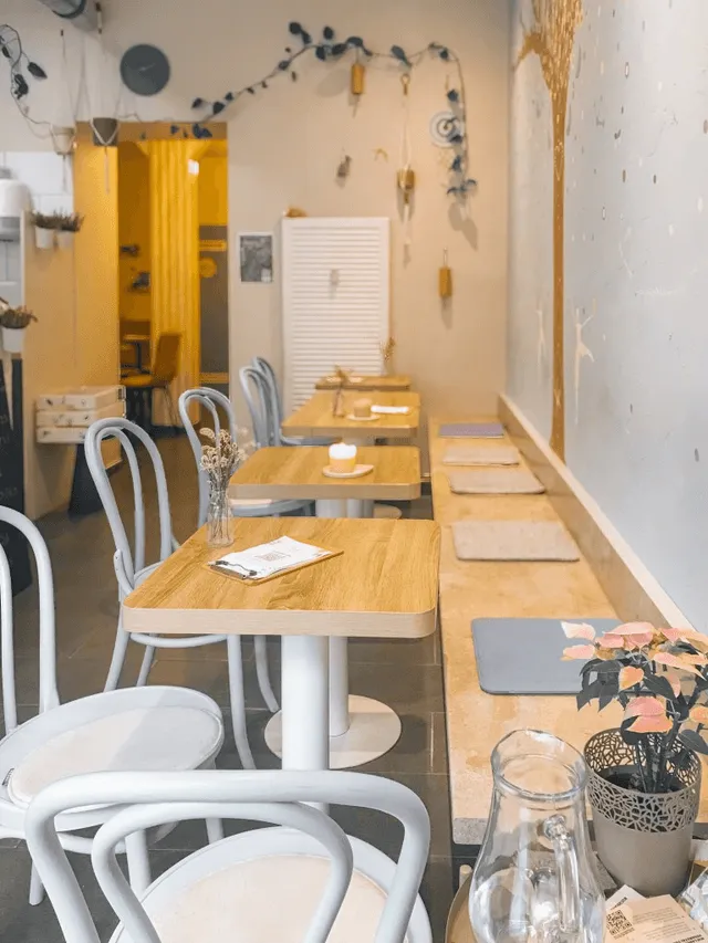BookNoFees: Kawiarnia – Café Prana – Berlin – Kawa Prana, zdjęcie 1