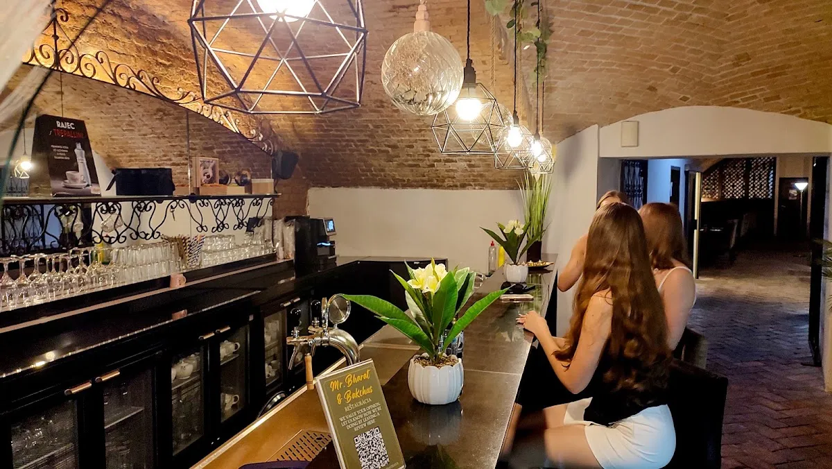 BookNoFees: Restauracja – Bharat & Bakchus – Bratislava – Indie i Bachus, zdjęcie 1