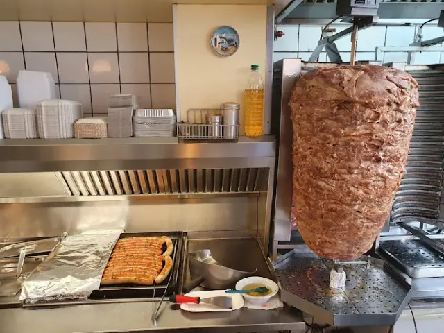 BookNoFees: Restauracja – Grillstube Korfu – Warstein-Sichtigvor – Restauracja z grillem „Korfu”, zdjęcie 3