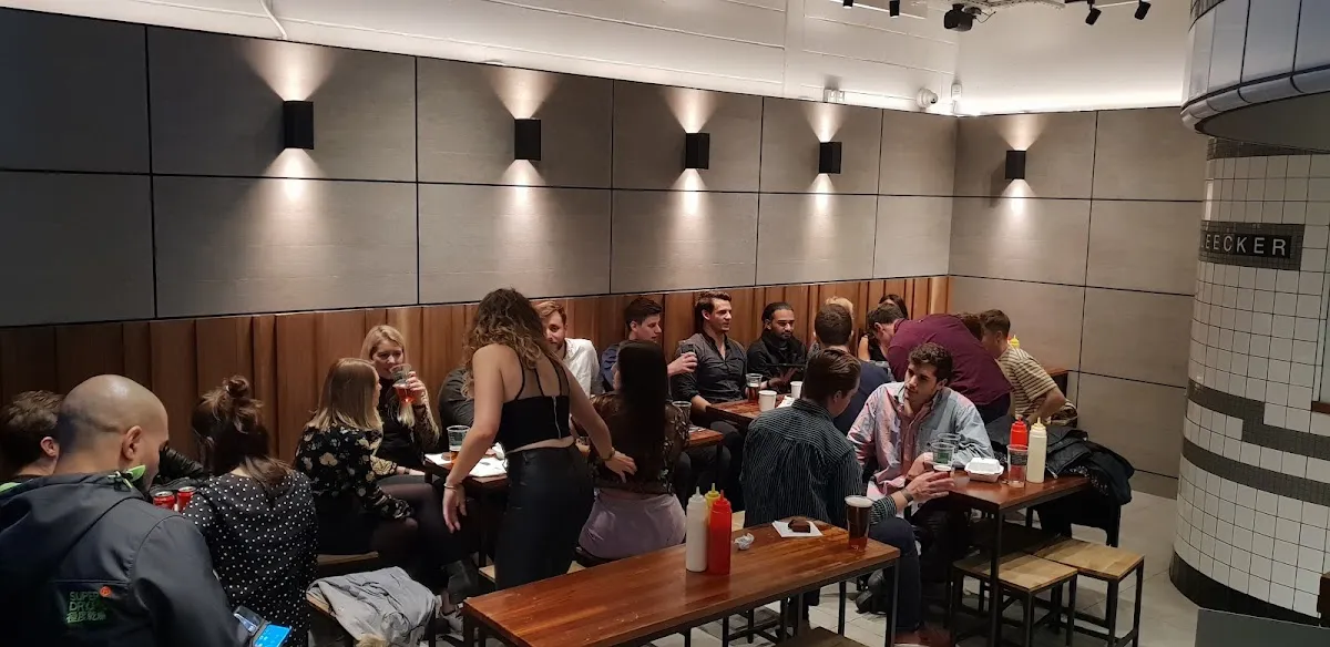 BookNoFees: Bar z przekąskami – Bleecker – London – Bleecker, zdjęcie 1