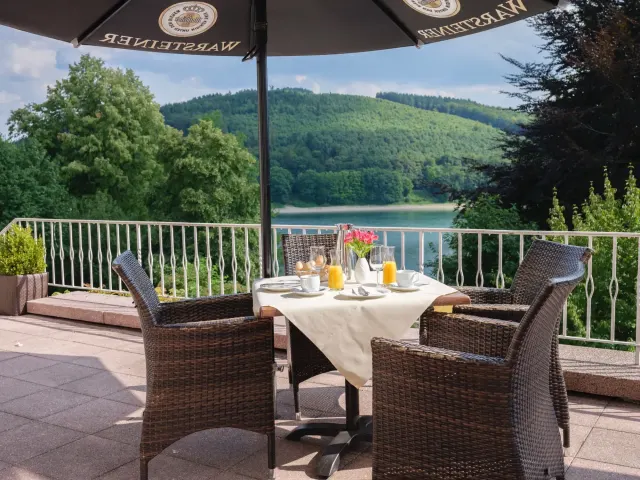 BookNoFees: Restauracja – Welcome Hotel Meschede/Hennesee – Meschede – Hotel Welcome w Meschede/Hennesee, zdjęcie 3